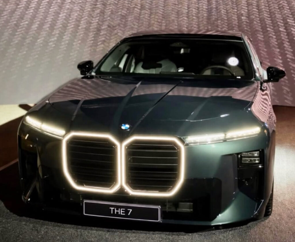 Rò rỉ “ảnh nóng” BMW 7-Series facelift