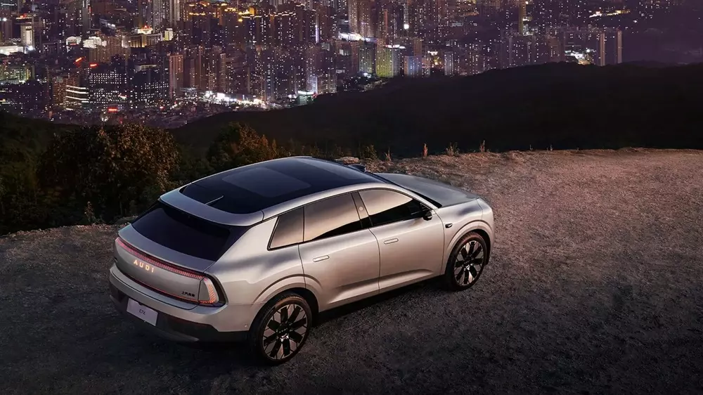 SUV điện AUDI E7X ra mắt với hệ thống đèn ấn tượng, chạy hơn 700 km sau 1 lần sạc - Ảnh 5.