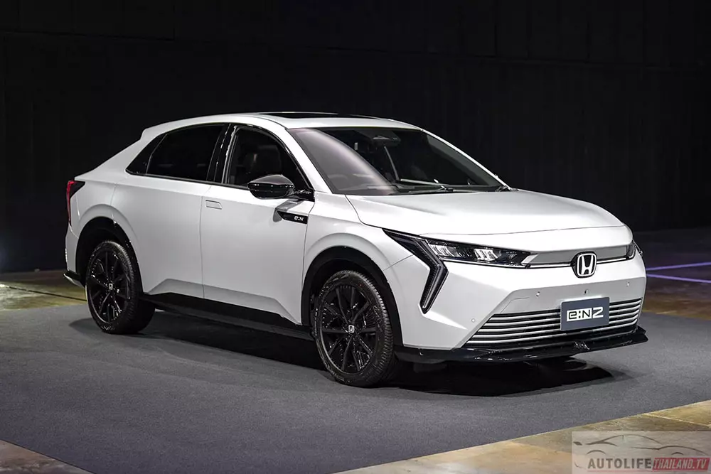 Honda e:N2 chính thức được bán ở Đông Nam Á, kích thước lớn hơn CR-V, giá từ 1,17 tỷ đồng - Ảnh 1.