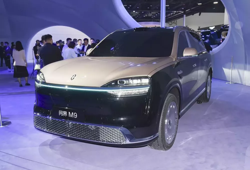 SUV cỡ lớn Aito M9 của Huawei chính thức được bán ra thị trường, có chế độ máy bay như điện thoại - Ảnh 1.