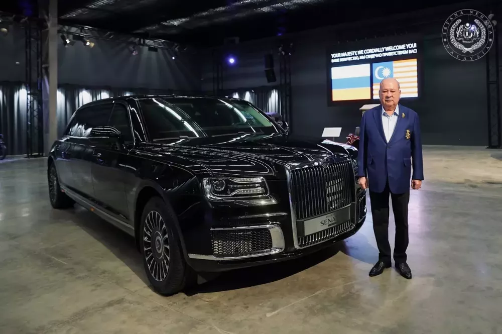 Quốc vương Malaysia sở hữu Aurus Senat - xe limousine chuyên chở Tổng thống Nga - Ảnh 1.