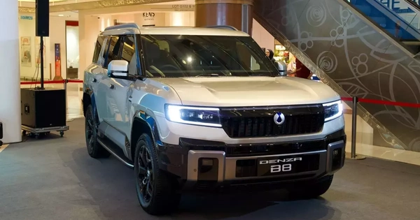 BYD Denza B8 được bán tại Đông Nam Á, kích thước lớn hơn Toyota Land Cruiser, chạy 115 km không tốn xăng