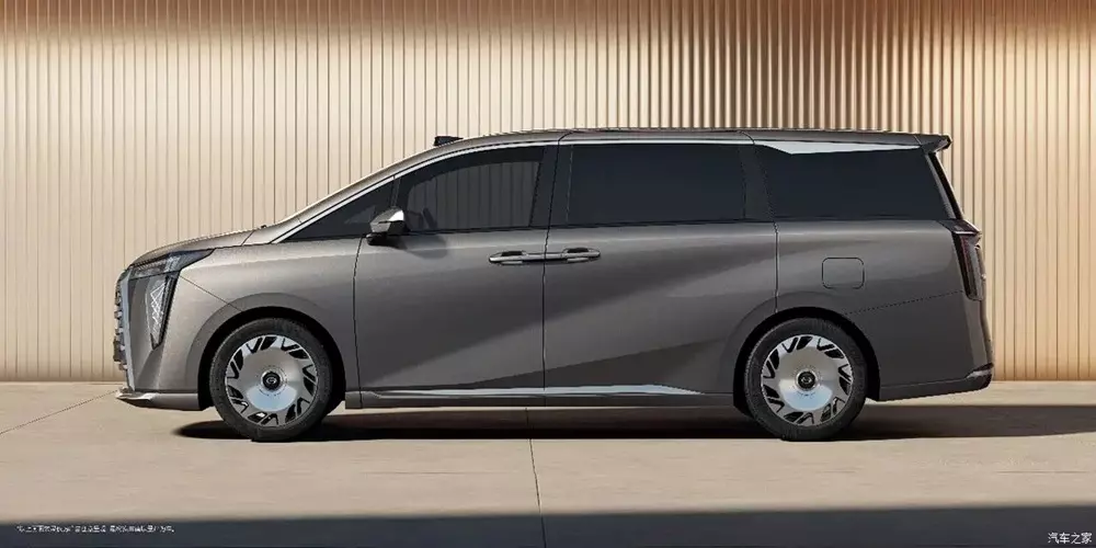GAC M8 PHEV L 2027 sở hữu kích thước lớn