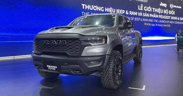 Xe bán tải cỡ lớn Ram 1500 chính thức quay trở lại Việt Nam với 2 phiên bản, giá từ 3,749 tỷ đồng