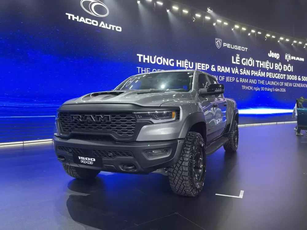 Xe bán tải cỡ lớn Ram 1500 chính thức quay trở lại Việt Nam với 2 phiên bản, giá từ 3,749 tỷ đồng