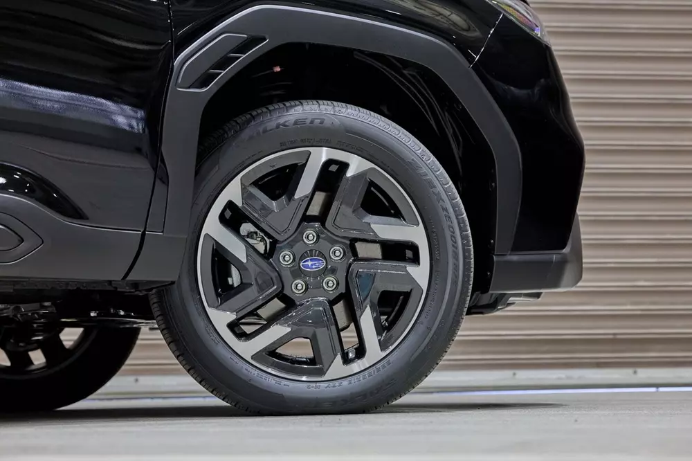 Subaru Forester 2026 trình làng, có thêm phiên bản cắt trang bị với giá rẻ hơn - Ảnh 3. Subaru Forester 2026 trình làng, có thêm phiên bản cắt trang bị với giá rẻ hơn - Ảnh 3.