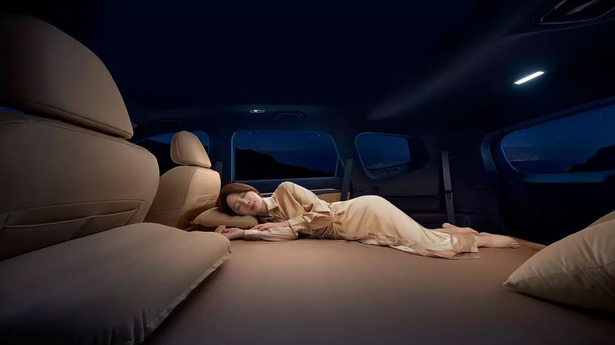 SUV 7 chỗ Geely Okavango chào sân Việt Nam với giá từ 739 triệu cùng ưu đãi 50% phí trước bạ - Ảnh 7. SUV 7 chỗ Geely Okavango chào sân Việt Nam với giá từ 739 triệu cùng ưu đãi 50% phí trước bạ - Ảnh 7.