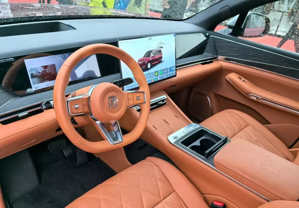 SUV cỡ lớn BYD Datang chính thức được bán ra thị trường, có thể chạy 950 km và sạc nhanh như chớp - Ảnh 7. SUV cỡ lớn BYD Datang chính thức được bán ra thị trường, có thể chạy 950 km và sạc nhanh như chớp - Ảnh 7.