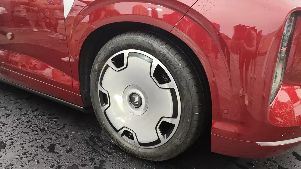 SUV cỡ lớn BYD Datang chính thức được bán ra thị trường, có thể chạy 950 km và sạc nhanh như chớp - Ảnh 5. SUV cỡ lớn BYD Datang chính thức được bán ra thị trường, có thể chạy 950 km và sạc nhanh như chớp - Ảnh 5.