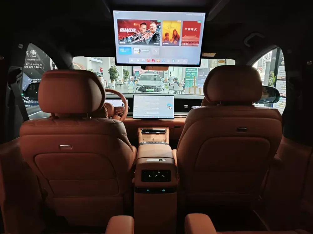 SUV cỡ lớn BYD Datang chính thức được bán ra thị trường, có thể chạy 950 km và sạc nhanh như chớp - Ảnh 9. SUV cỡ lớn BYD Datang chính thức được bán ra thị trường, có thể chạy 950 km và sạc nhanh như chớp - Ảnh 9.