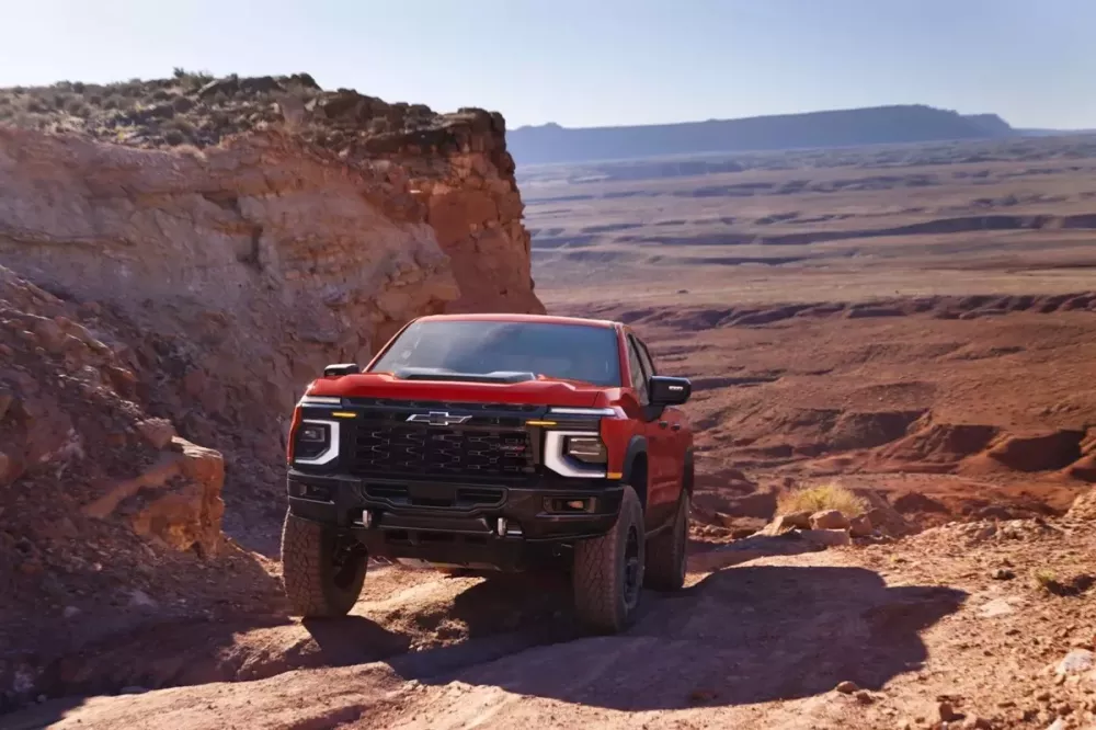 Xe bán tải cỡ lớn Chevrolet Silverado 2027 ra mắt với hai động cơ V8 hoàn toàn mới - Ảnh 2. Xe bán tải cỡ lớn Chevrolet Silverado 2027 ra mắt với hai động cơ V8 hoàn toàn mới - Ảnh 2.