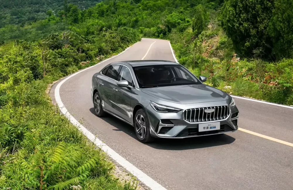 Xe lập kỷ lục thế giới về khả năng tiết kiệm xăng Geely Emgrand i-HEV ra mắt với giá rẻ - Ảnh 5.