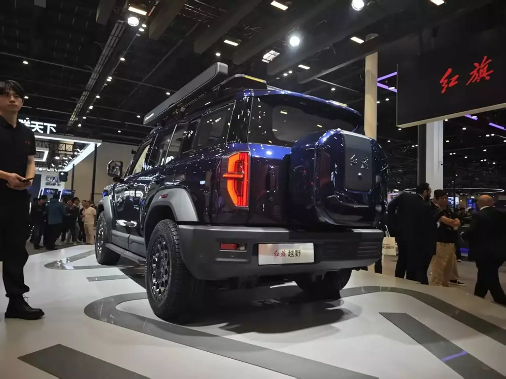 Hãng chuyên sản xuất xe limousine cho lãnh đạo Trung Quốc chế tạo đối thủ mới của Mercedes G-Class - Ảnh 6.