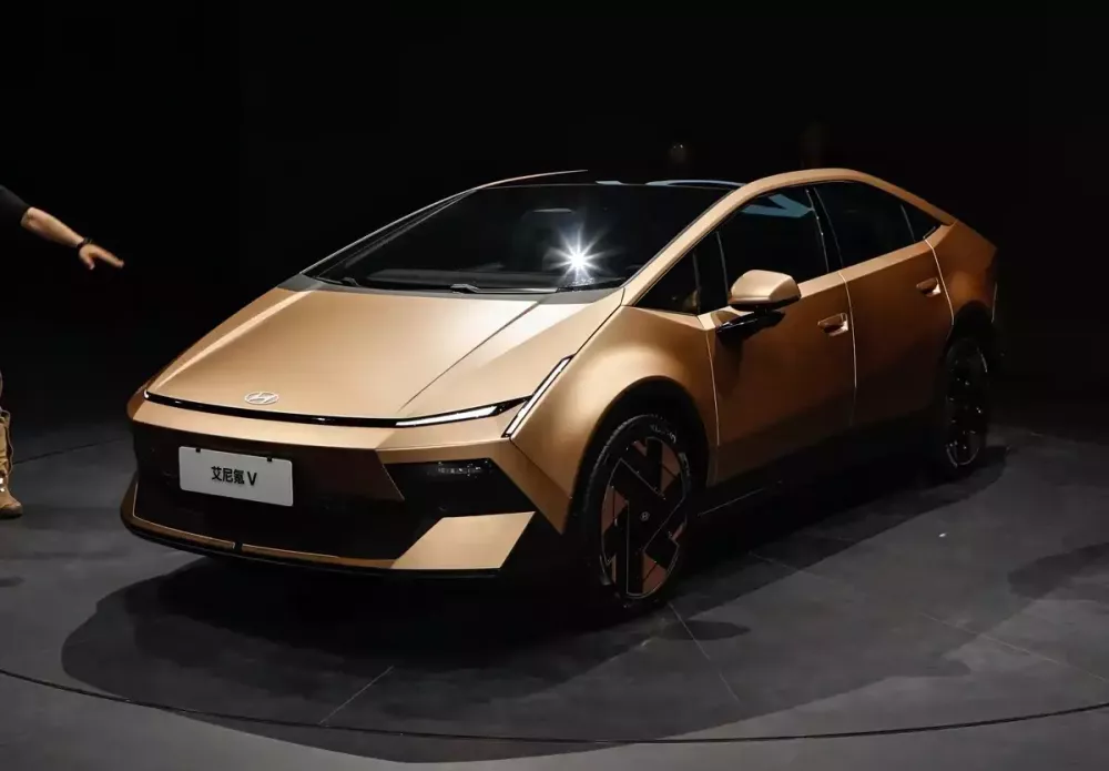 Hyundai Ioniq V - xe điện Hàn Quốc với thiết kế như Lamborghini - lộ thêm thông số, chạy tối đa 650 km sau 1 lần sạc - Ảnh 1.