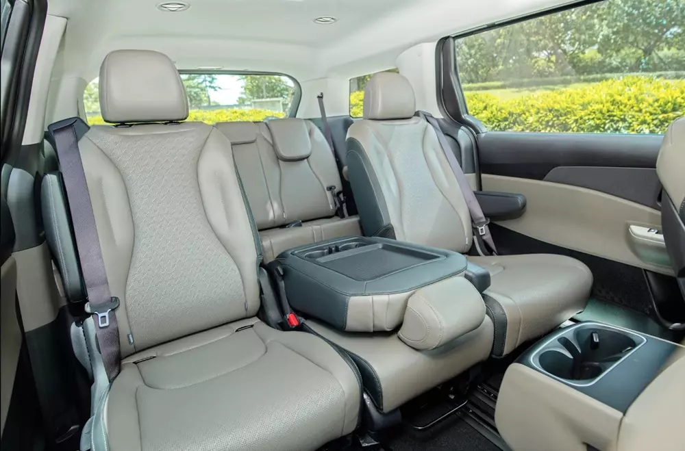 Kia Carnival Hybrid tại Việt Nam có thêm phiên bản Luxury với giá rẻ hơn đến 340 triệu đồng - Ảnh 3.
