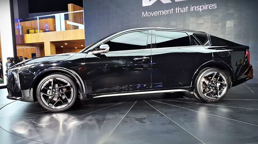 Kia K4 nằm trong phân khúc sedan hạng C