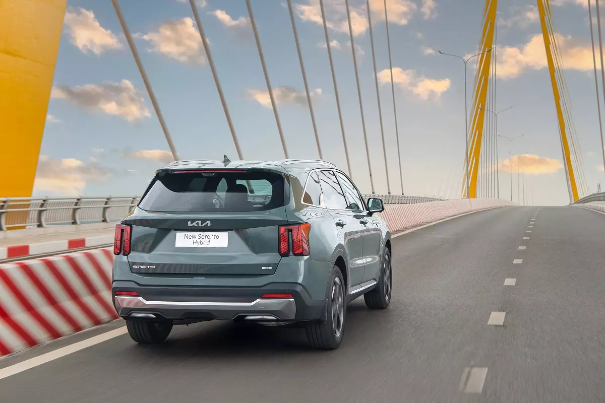 Kia Sorento HEV có giá từ 1,349 tỷ đồng, phá vỡ quy luật "Hybrid là đắt nhất" - Ảnh 5. Kia Sorento HEV có giá từ 1,349 tỷ đồng, phá vỡ quy luật "Hybrid là đắt nhất" - Ảnh 5.
