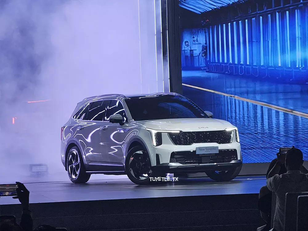 Kia Sorento Hybrid đời mới nhất ra mắt Việt Nam, giá bán vẫn còn là ẩn số - Ảnh 1. Kia Sorento Hybrid đời mới nhất ra mắt Việt Nam, giá bán vẫn còn là ẩn số - Ảnh 1.