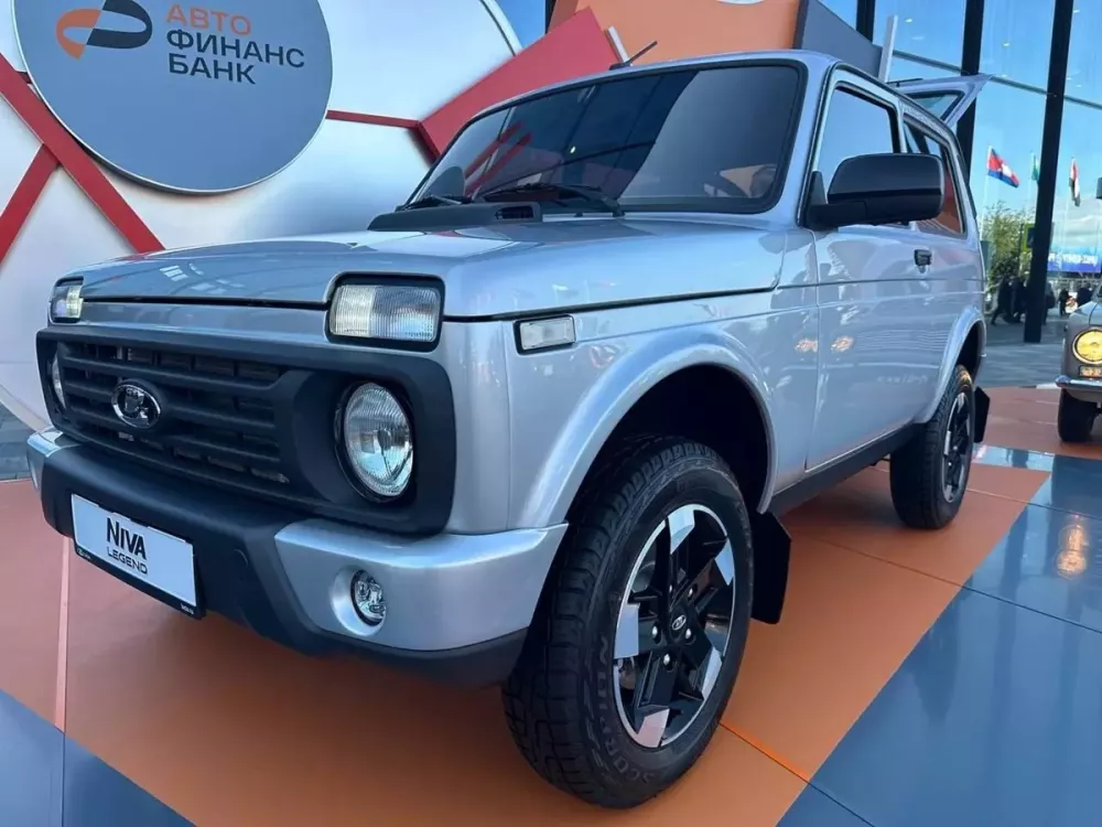 Lada Niva lần đầu có túi khí và thân xe chống gỉ sau 49 năm bám trụ trên thị trường - Ảnh 3.