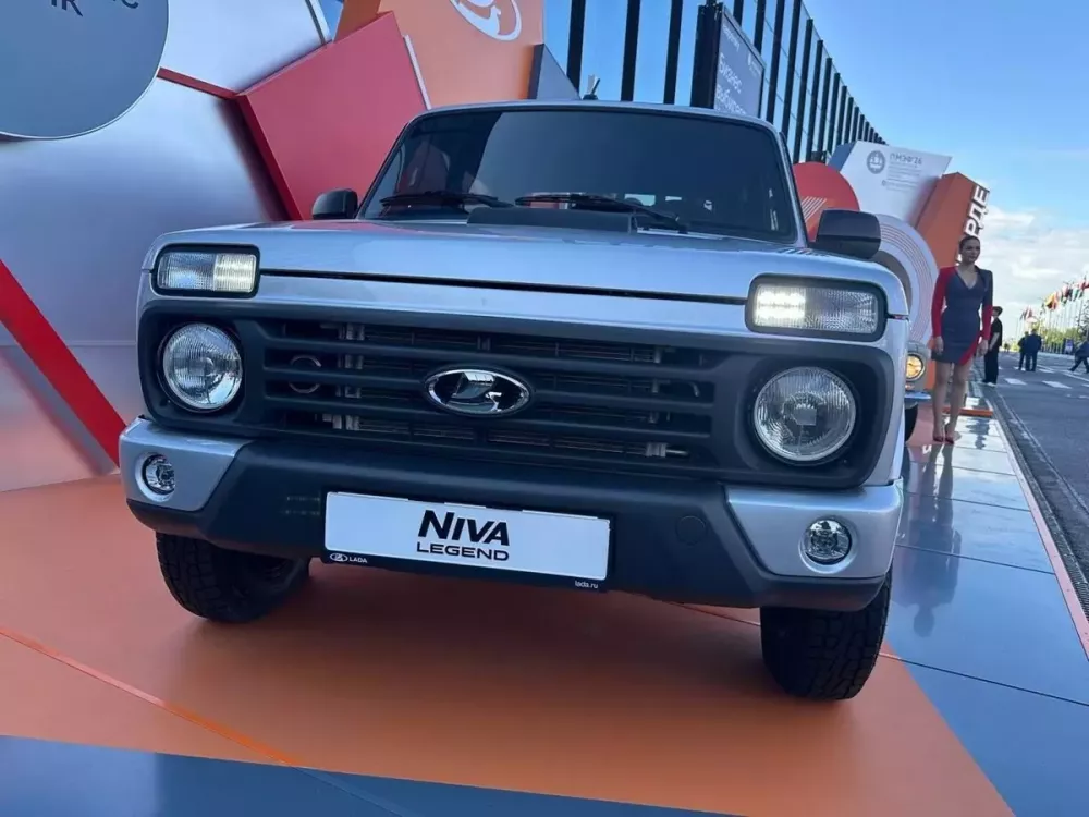 Lada Niva lần đầu có túi khí và thân xe chống gỉ sau 49 năm bám trụ trên thị trường - Ảnh 4.