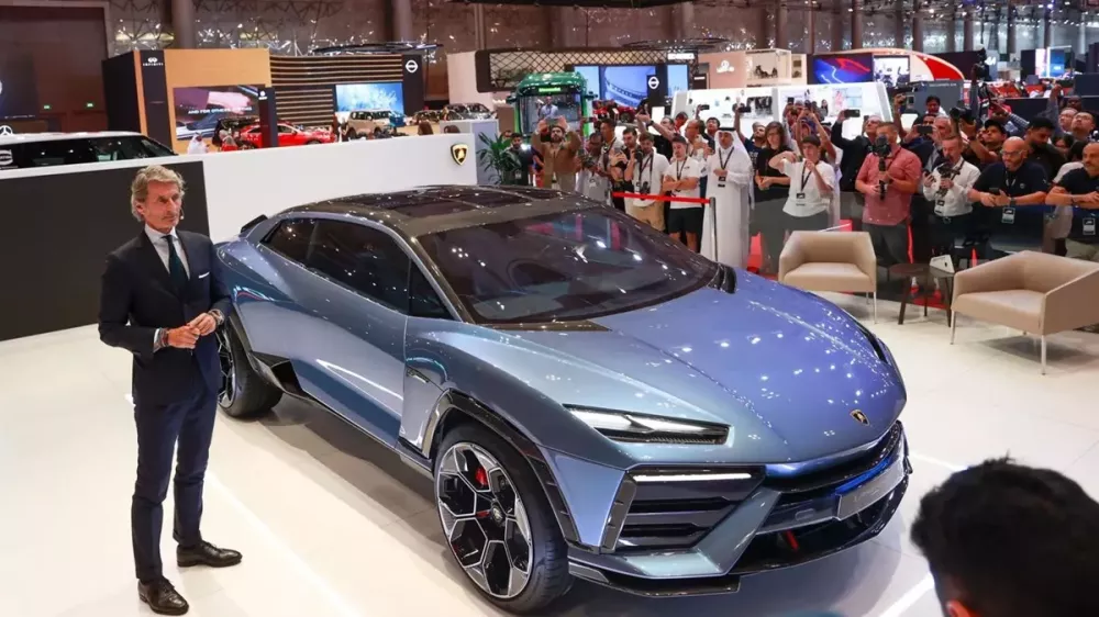 Sau phản ứng dữ dội với Ferrari Luce, sếp Lamborghini cảm thấy quyết định hủy kế hoạch xe điện là đúng đắn