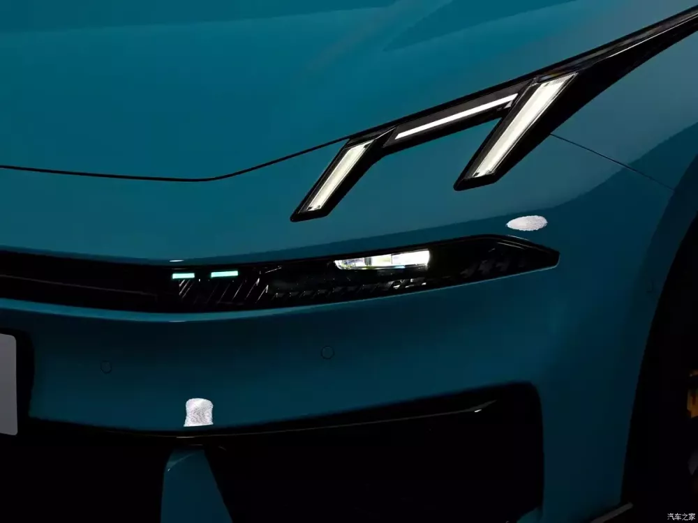 Lynk & Co 07 GT có thể chạy hơn 200 km mà không tốn xăng