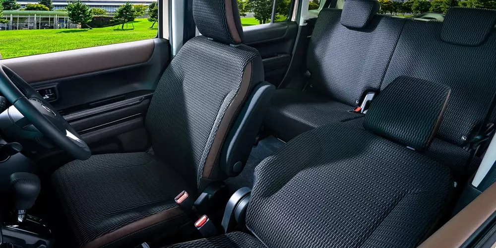 mazda-flair-crossover-2027-2-8c75 Mazda Flair Crossover 2027 sở hữu nội thất 4 chỗ ngồi
