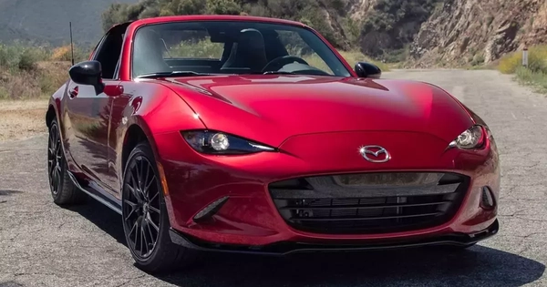 Đại lý Việt nhận cọc cho Mazda MX-5 bản mui cứng, giá dưới 1,5 tỷ đồng