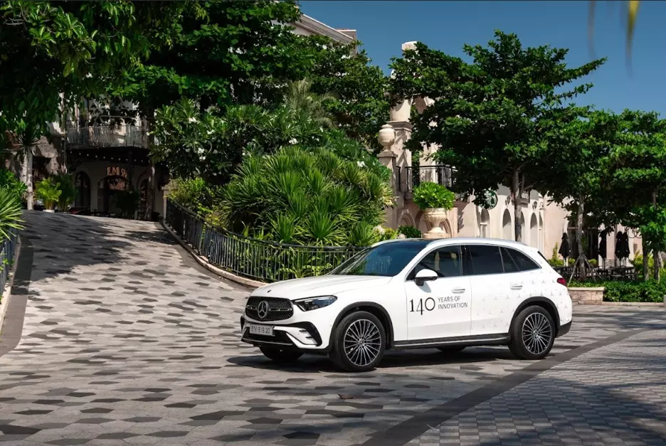 Mercedes-Benz tăng tốc hàng loạt chương trình kỷ niệm 140 năm - Ảnh 3. Mercedes-Benz tăng tốc hàng loạt chương trình kỷ niệm 140 năm - Ảnh 3.