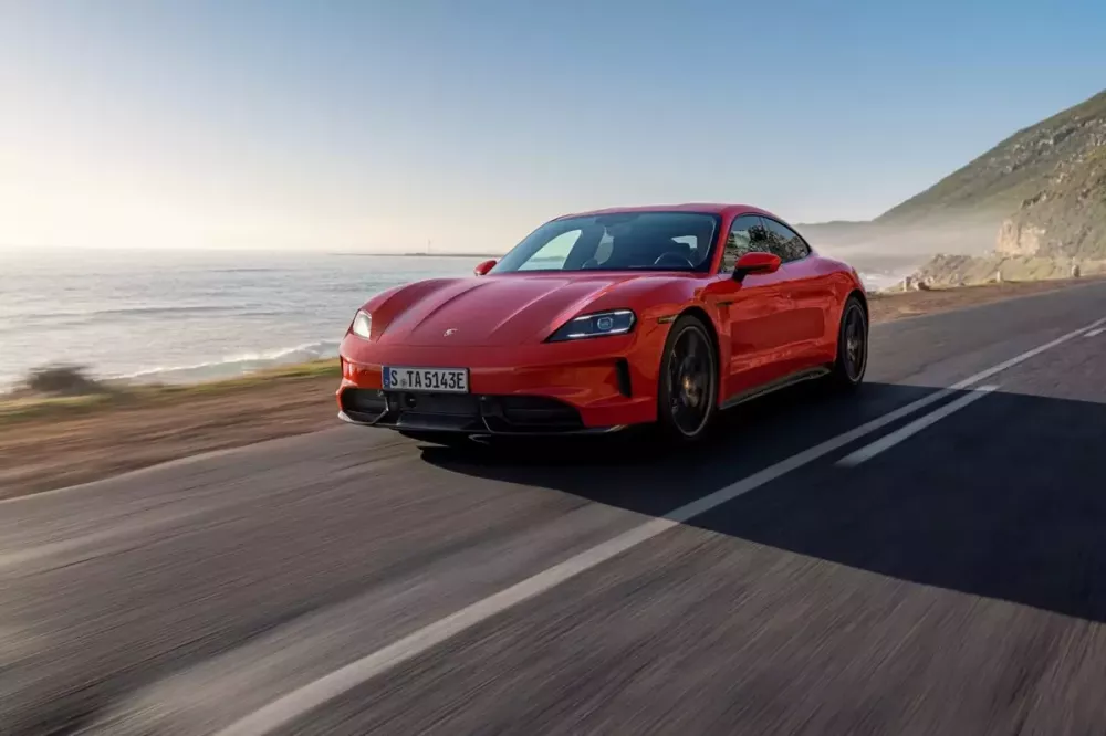 Ô tô điện Porsche Taycan 2027 được bổ sung công nghệ mô phỏng quá trình sang số như xe xăng - Ảnh 3. Ô tô điện Porsche Taycan 2027 được bổ sung công nghệ mô phỏng quá trình sang số như xe xăng - Ảnh 3.
