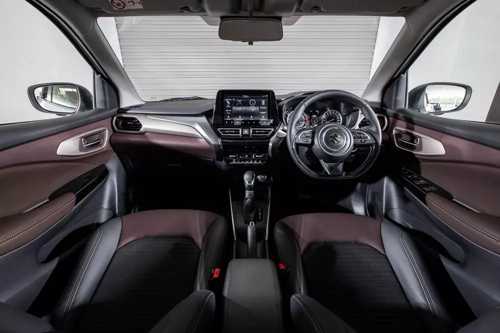Khoang lái của Suzuki Fronx Sport