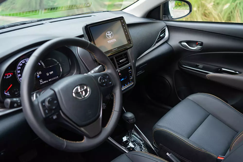 Không theo trend, vì sao Toyota Vios vẫn luôn là mẫu xe "vững như vàng" của người Việt - Ảnh 2.