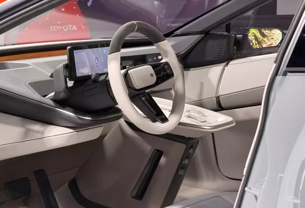 Toyota Corolla Concept không có màn hình cảm ứng trung tâm như thiết kế truyền thống