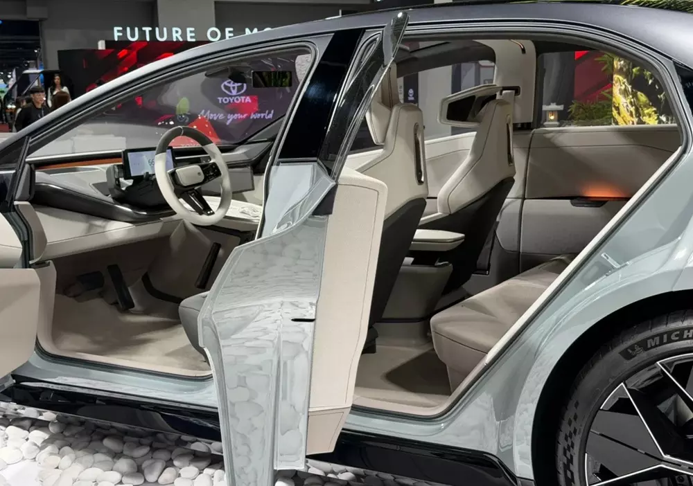 Toyota Corolla Concept được trang bị nội thất 5 chỗ ngồi