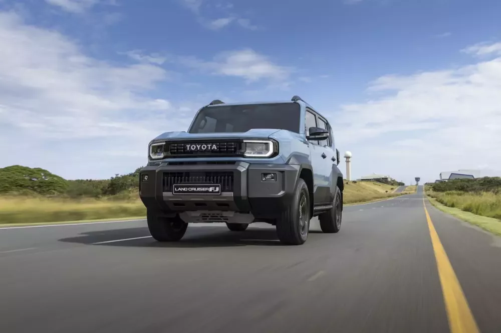 Toyota Việt Nam úp mở việc ra mắt của Land Cruiser FJ, dự kiến vào đầu tháng 8/2026 - Ảnh 2.