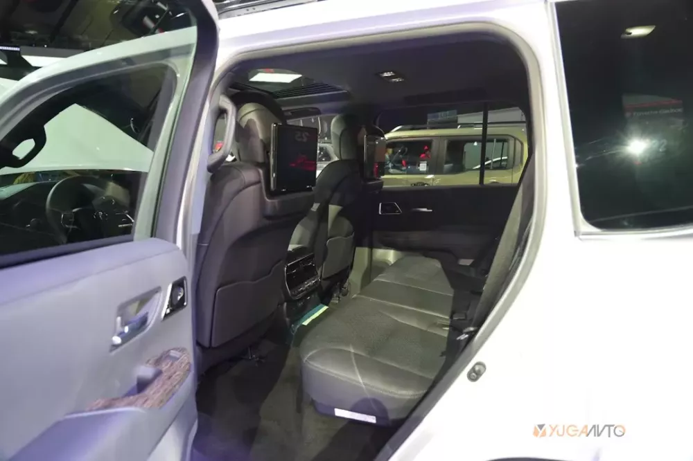 Toyota Land Cruiser Hybrid ra mắt Đông Nam Á trước khi bán ở Việt Nam trong năm nay - Ảnh 5.