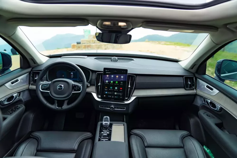 volvo-xc90-b5-7-89ce