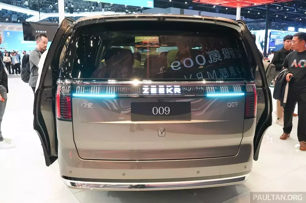 Zeekr 009 được hé lộ giá dự kiến tại Việt Nam, chuẩn bị cạnh tranh "chuyên cơ mặt đất" Toyota Alphard - Ảnh 3.