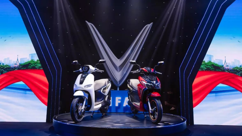 VinFast ra mắt xe máy điện Kinet và Kyo: Di chuyển tối đa 160 km, hỗ trợ đổi pin, giá từ 30 triệu đồng- Ảnh 1.