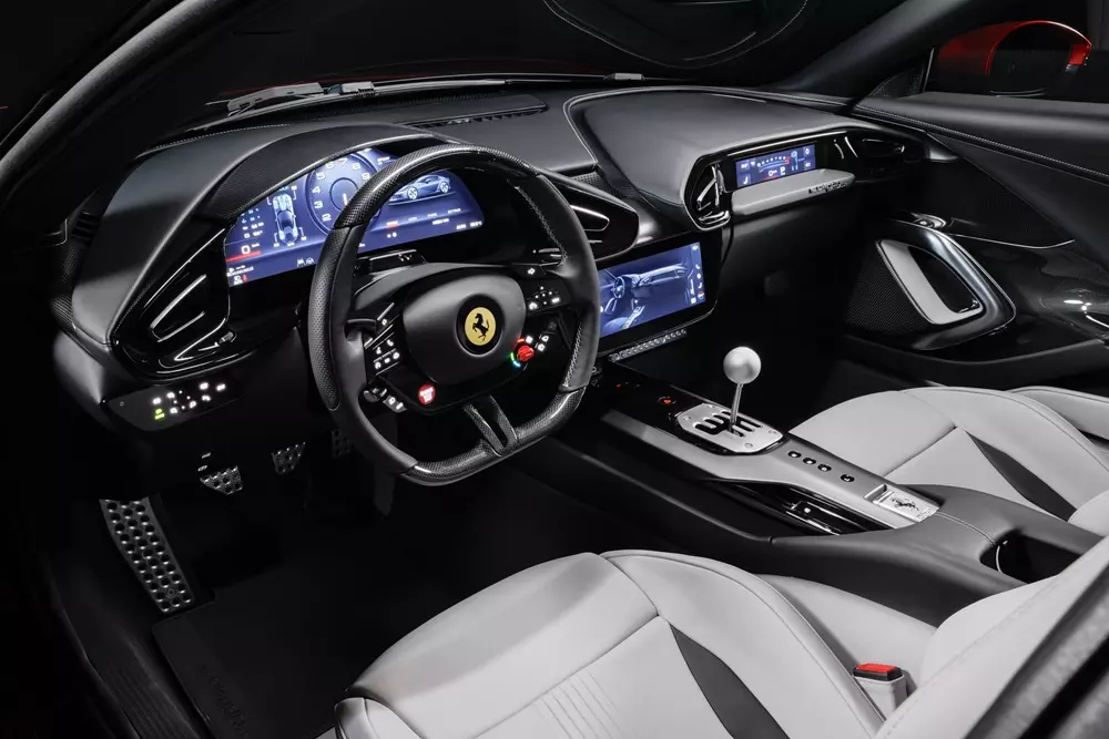 ferrari-12cilindri-manuale-12-bf8b 12Cilindri Manuale - siêu xe số sàn đầu tiên của Ferrari kể từ năm 2013 - Ảnh 7.