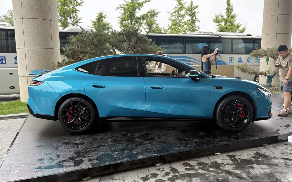 Geely Galaxy TT Ultra nằm trong phân khúc sedan hạng D