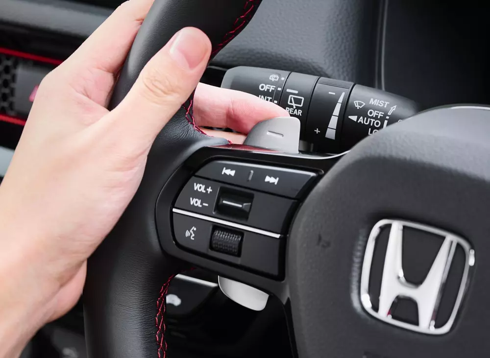 honda-civic-2026-1-05f8 Lẫy chuyển số phía sau vô lăng của Honda Civic e:HEV 2026