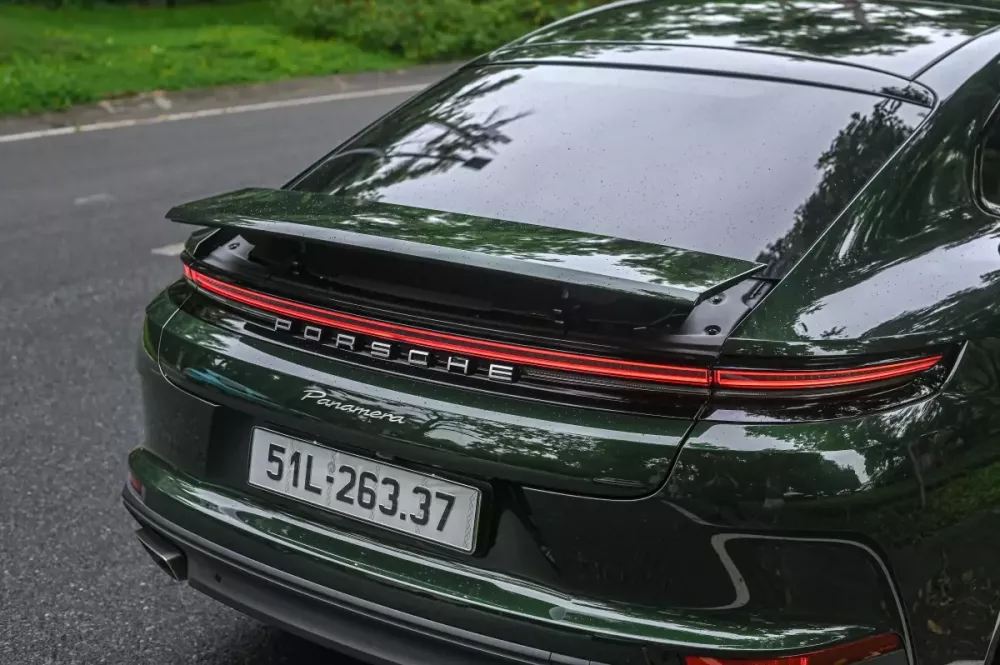 porsche-panamera-18-18d7
