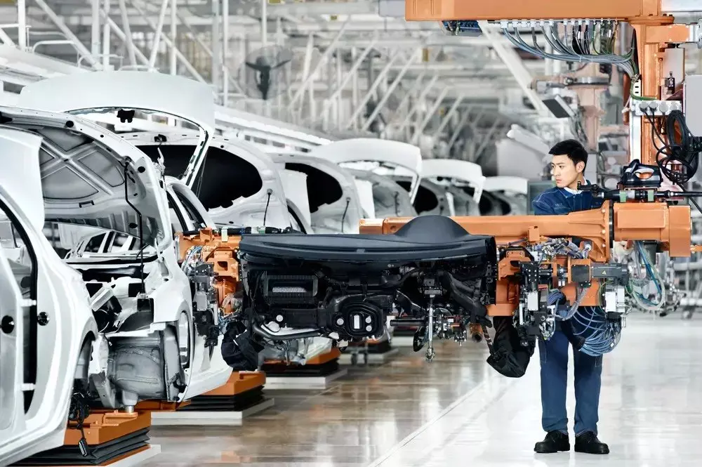 Khách hàng mua Viloran, Teramont X, Teramont President và Teramont Pro/Pro Max sẽ được tặng chuyến tham gian nhà máy SAIC-Volkswagen tại Trung Quốc