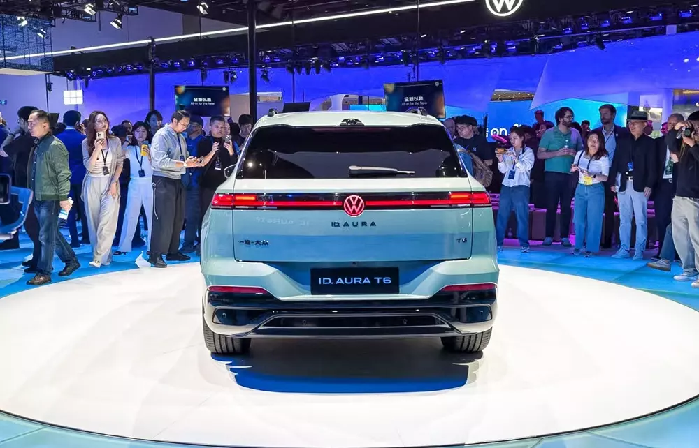 Volkswagen ID. Aura T6 ra mắt trong Triển lãm Ô tô Bắc Kinh 2026