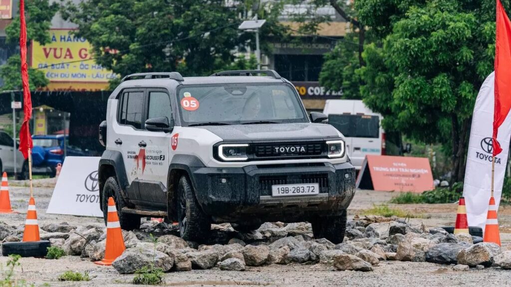 Đánh giá Toyota Land Cruiser FJ 2026: SUV địa hình cá tính, danh có xứng với thực?