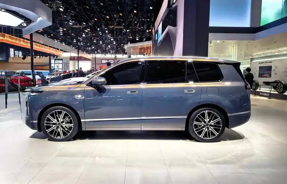 byd-sealion-08-9-6549 SUV cỡ lớn BYD Sealion 08 lộ nội thất trước ngày ra mắt - Ảnh 5.