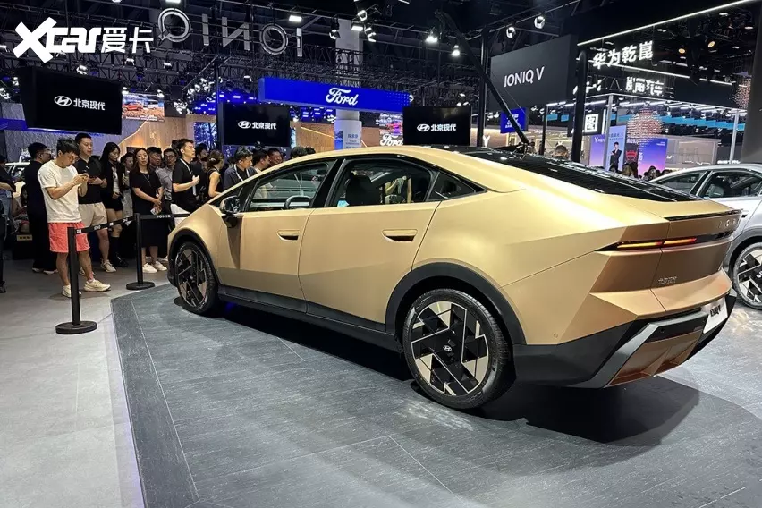hyundai-ioniq-v-6-3fb8 Cụm đèn hậu của Hyundai Ioniq V có thiết kế mỏng