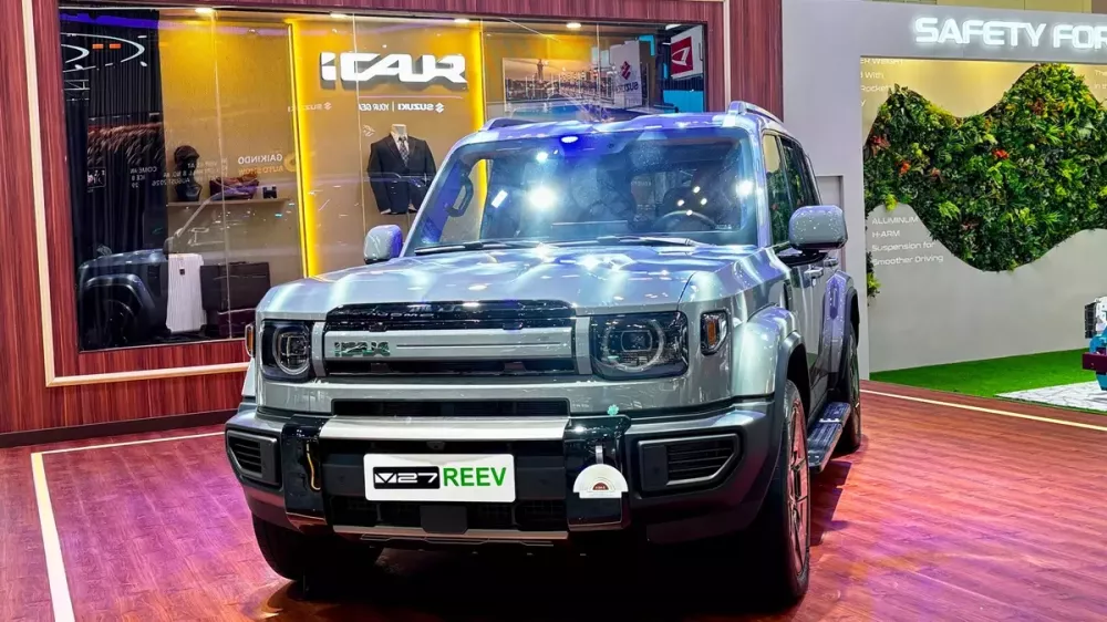 iCaur V27 có thiết kế như Toyota Land Cruiser