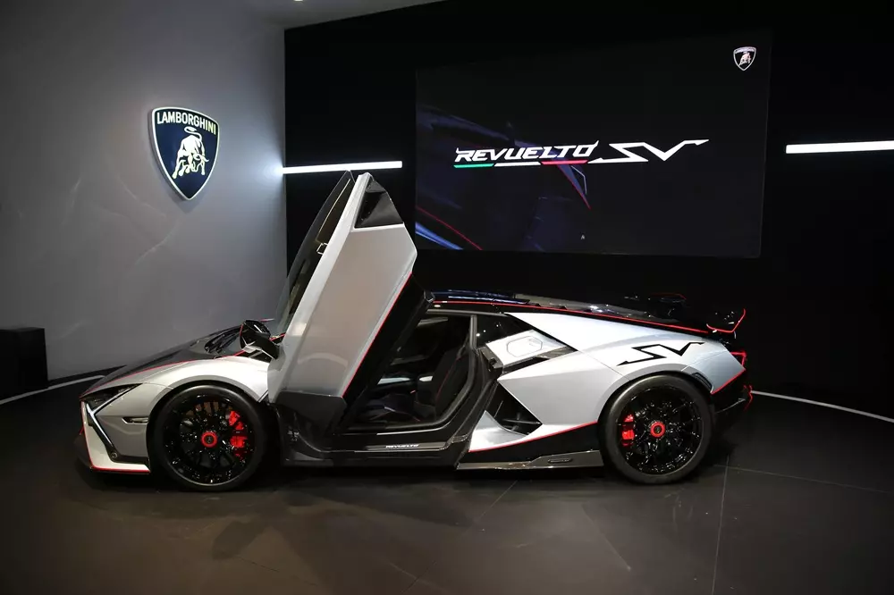 lamborghini-revuelto-sv-8-0e82 Lamborghini Revuelto SV được trang bị hệ thống treo cải tiến